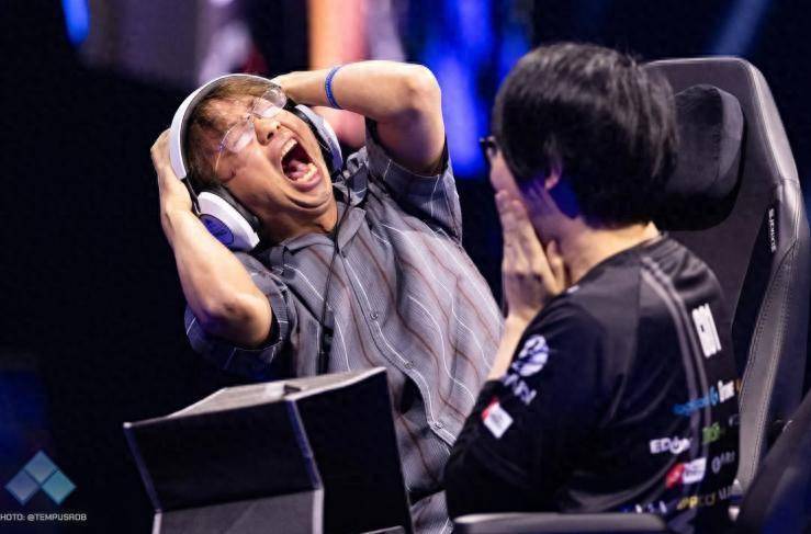 EVO大赛顺利闭幕 再次上演各种惜败选手抱头悲号面具