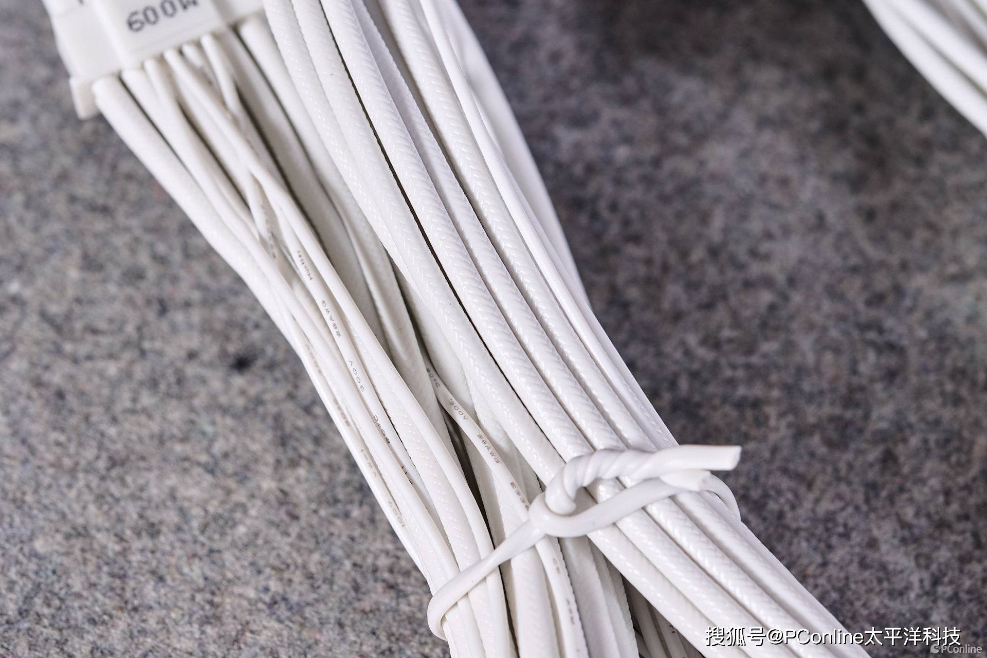 航嘉MVP P1200电源：硬核性能，电竞之魂